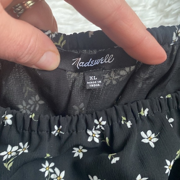 Madewell short sleeve peasant top. Black with white Flowers.  Size XL. - Picture 2 of 5